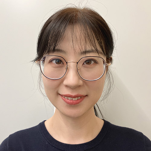 瑩 ( Yíng /えい)先生